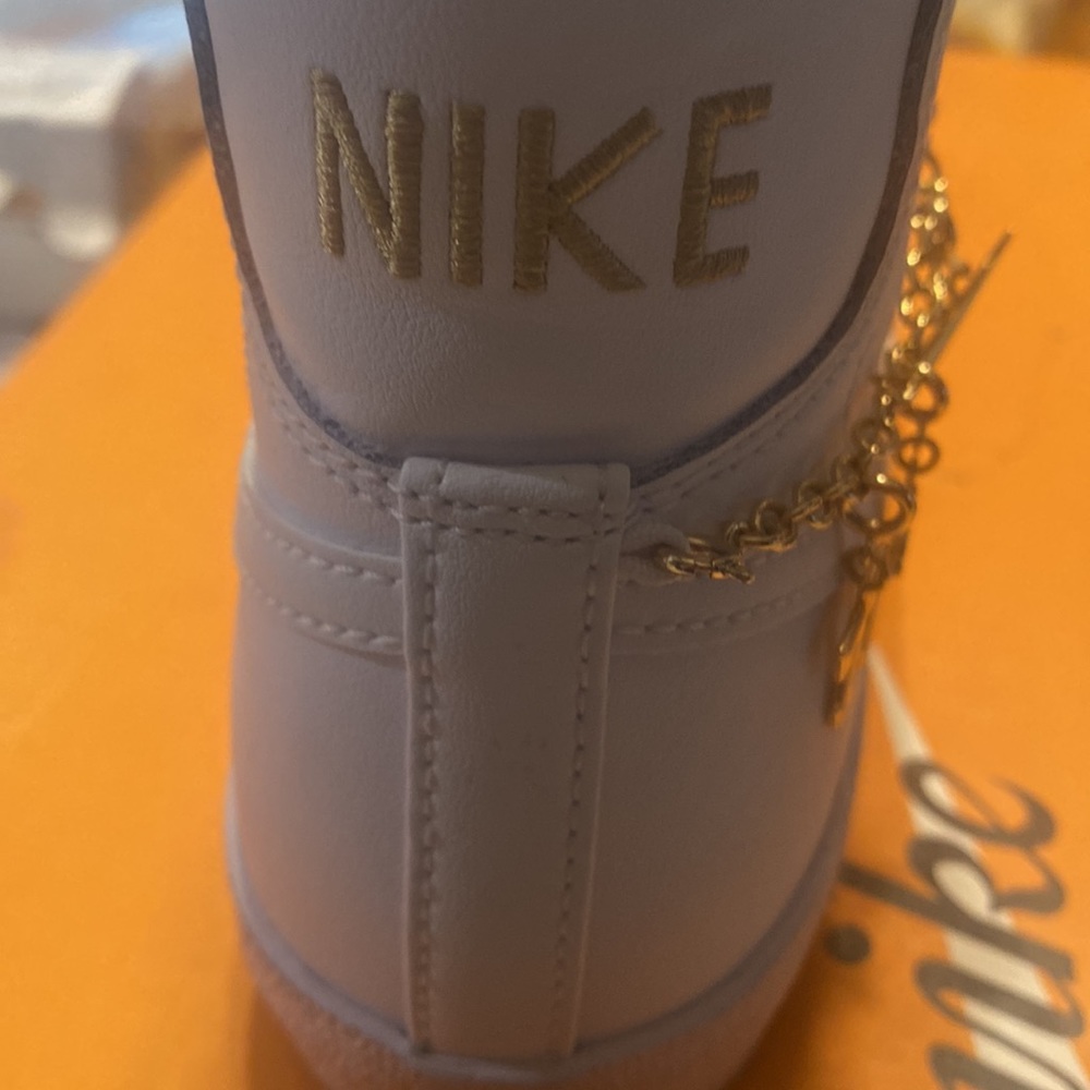 They have never been worn. - Picture 6 of 6